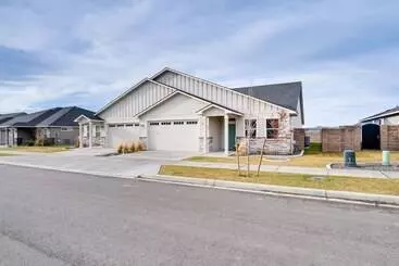 コテージ Richland Home W/ Hot Tub: Wineries, Hikes & More!