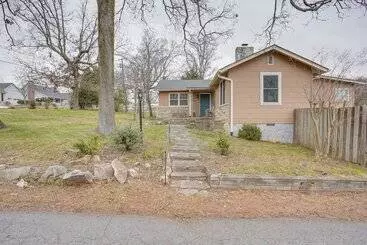 Mökkimajoitus Rossville Home Near Downtown & Lookout Mountain!