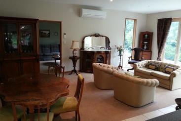 צימר Akaroa Fyrnebrooke House