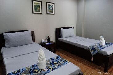 هتل Harbour Gardens Tourist Inn