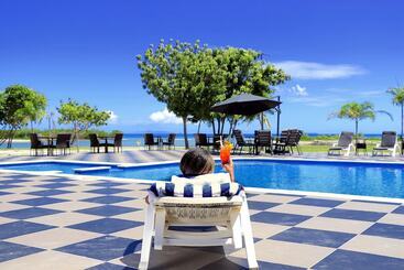Hotel Nila Beach Resort