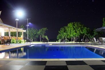 호텔 Nila Beach Resort