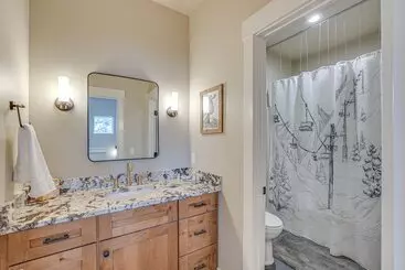 コテージ All Season Cabin: Hot Tub & Sauna In Donnelly