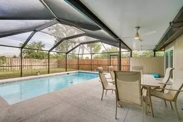 Vakantiehuisje Cape Coral Escape W/ Pool & Patio, Near Beaches!