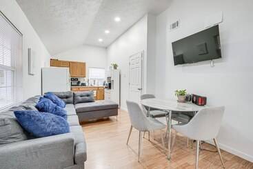 Сельский дом Cozy Wharton Cabin: Porch, Near Hunting & Fishing