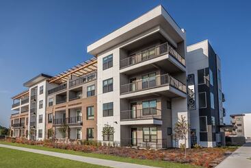 هتل آپارتمان Cozysuites Stunning 4br Near Wholefoods