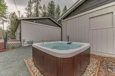コテージ Delightful Grants Pass Home With Hot Tub!
