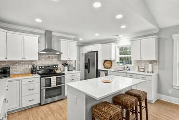 بيت ريفى Dock Days By Avantstay Swimming Platform, Dock