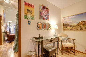 Сельский дом Pet Friendly Austin Home W/ Deck & Private Hot Tub