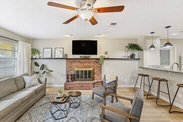 بيت ريفى Gainesville Home W/ Fire Pit, 4 Mi To Uf Campus!