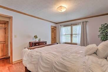 بيت ريفى Inviting Duluth House W/ Deck   22 Mi To Atl!