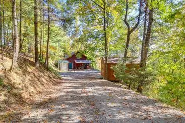 Mökkimajoitus Mountaintop Cabin In Ellijay W/ Views & Fire Pit!