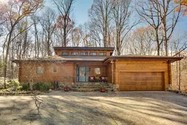 Mökkimajoitus Peaceful Lawrenceville Cabin W/ Hot Tub On 6 Acres