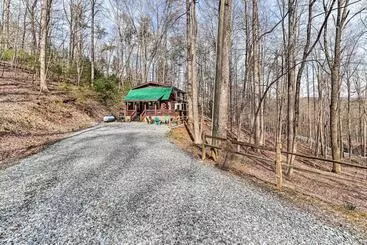 Mökkimajoitus Stunning Ellijay Cabin W/ Community Amenities
