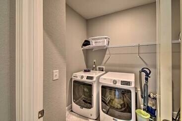 קוטג'' Norfolk Getaway W/ Yard, Bicycles, & Kayaks!