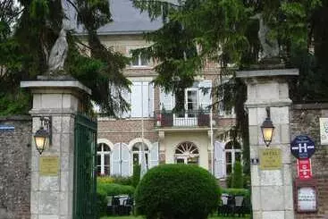 Hotelli Le Clos Du Montvinage