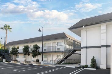 ホテル Orange Grove Inn