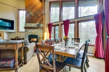 コテージ Ski & Golf: Cozy North Conway Mountain Cabin!
