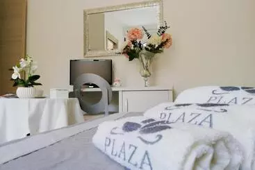 B&b Plaza