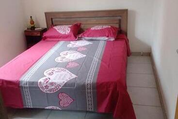 تختخواب و صبحانه Le Zami Ola