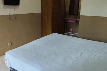 ホテル Oyo 93657 Puri Batu Bolong