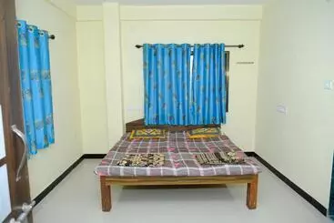 Pensão Aashray Guestroom