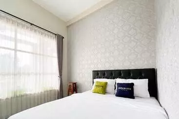 Urbanview Syariah Hotel Kanigara Batu