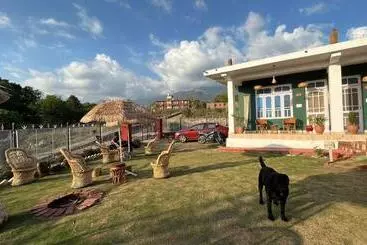 ベッドアンドブレックファースト Boho Thikana   Homestay In Bir