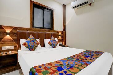 Отель Fabexpress Golden Sands Inn