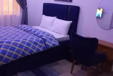 هتل Mega Pavilion Apartment Gwarinpa