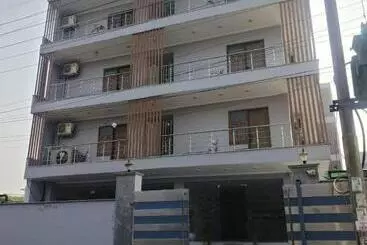 Hotel The Anvi Residency Sector 122