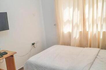 Pension (Hôtel basse catégorie) Gifted Apartment & Residence