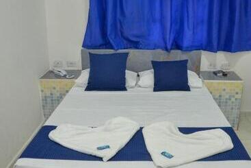 Apartamento No Centro De Caraguatatuba Para 4 Até Pessoas