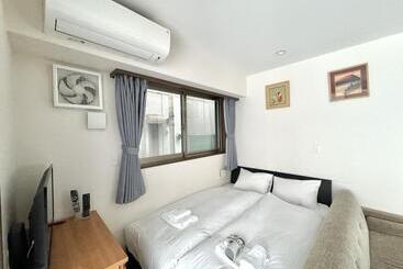 Апарт-отель 大人気黒門市場徒歩1分 日本橋駅徒歩2分 道顿堀 難波 心斎橋徒歩圏内 金悦マンション