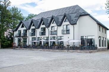 Hotell готельно ресторанний комплекс фамілія