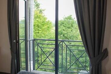 호텔 готельно ресторанний комплекс фамілія