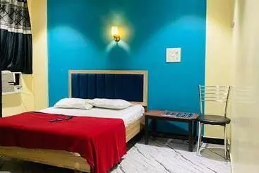 Hotel Shunty Lodging & Boarding
