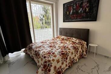 Отель Villa Life