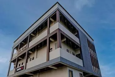 Oyo Hotel G L