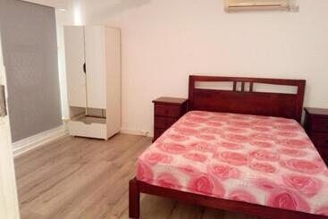 ペンション Homestay Upon Kenwick Station