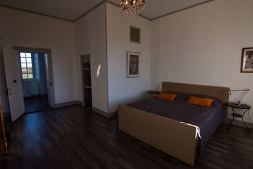 Aamiaismajoitus (B&B) Le Chateau De Claids