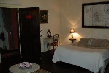 צימר La Bastide De Courcelles