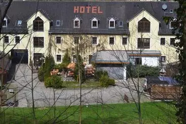 Elegant Hotel Zur Burg