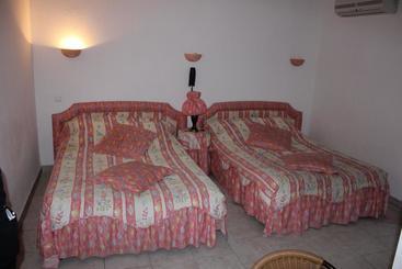 ホテル Restaurant La Camargue