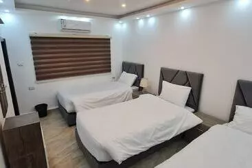 هتل Nabateans Home