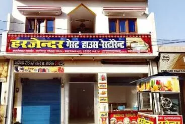 Hôtel Oyo Harjender Guest Houses & Family Restaurant