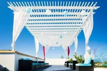 هتل The Suites At Mr Grouper