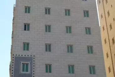 アパートホテル Magic Suite Alraqi