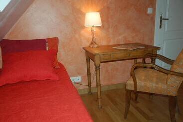 Aamiaismajoitus (B&B) Chambres D'hôtes Les Coquelicots