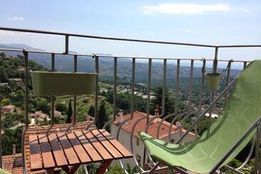 ベッドアンドブレックファースト The Frogs House Yoga Retreat